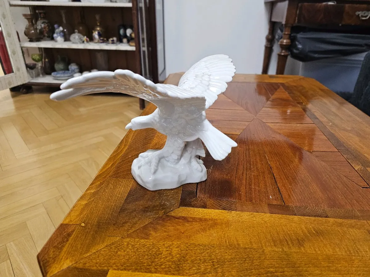 Weißer Porzellan Adler, € 320,- (1030 Wien)