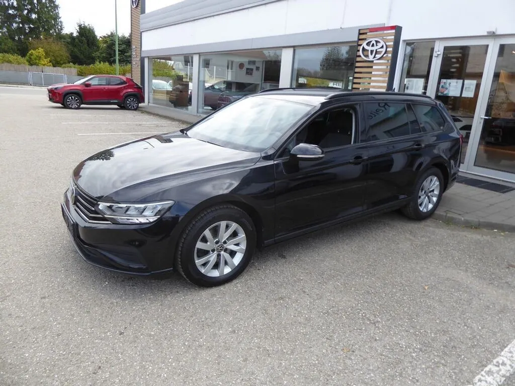 Volkswagen Passat 2021 photo 2