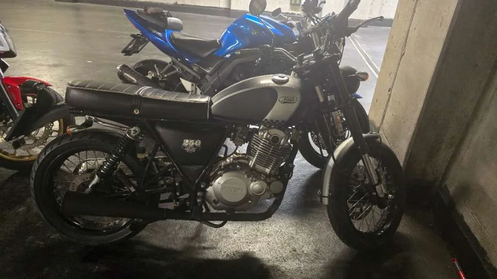 Mash Cafe Racer