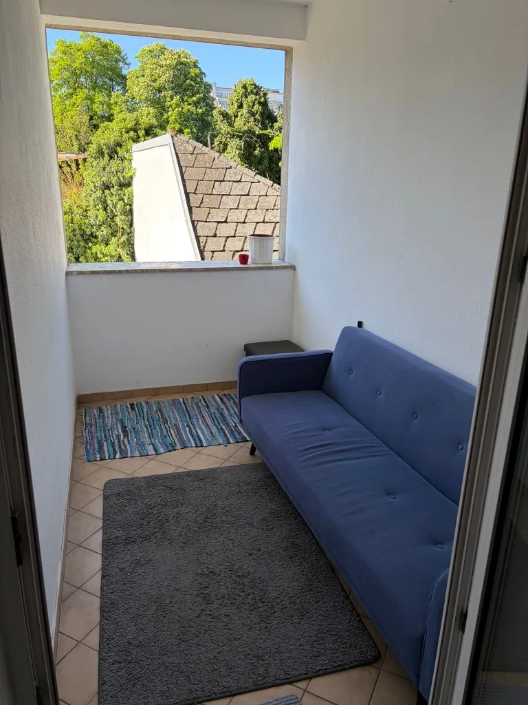 Super zentrale renovierte Wohnung 4 Schlafzimmer & Loggia - Ansicht 3