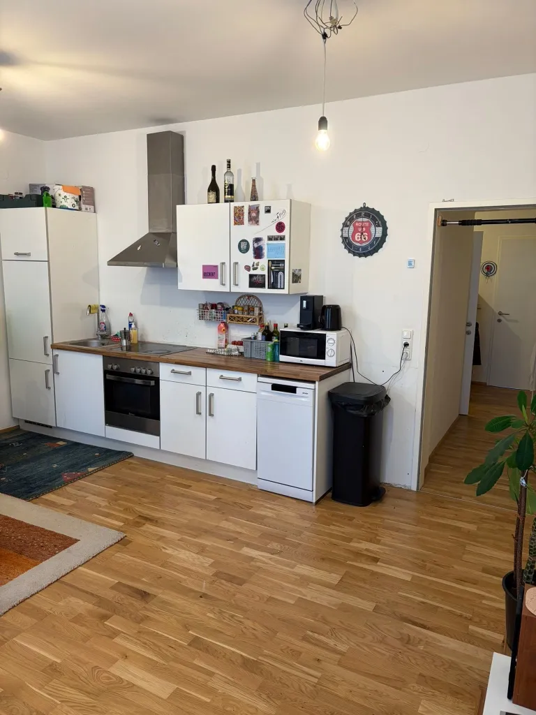 Super zentrale renovierte Wohnung 4 Schlafzimmer & Loggia - Ansicht 2