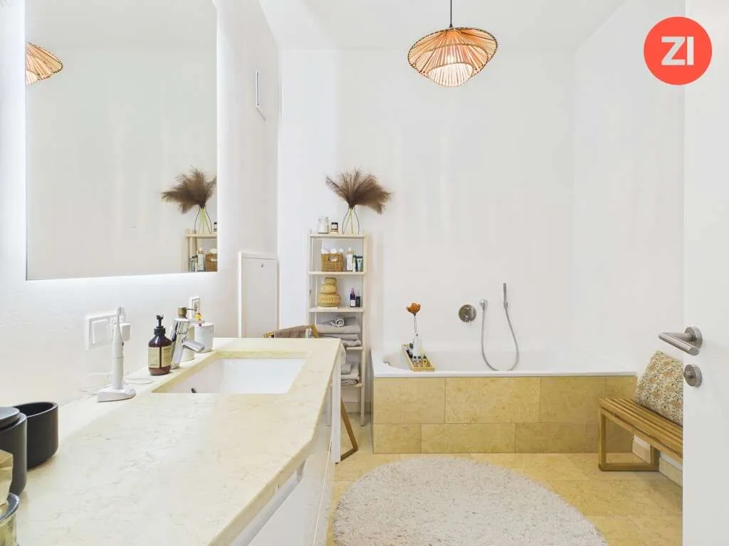 Stilvolle 2-Zimmer-Wohnung mit Garten und Terrasse in zentraler Lage – pohled 3