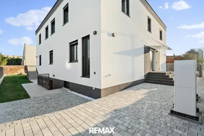 8-Zimmer-Haus kaufen in Bruck an der Leitha – 320,2 m², € 1.200.000 – Bild 19 von 24