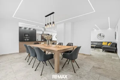 8-Zimmer-Haus kaufen in Bruck an der Leitha – 320,2 m², € 1.200.000 – Bild 4 von 24