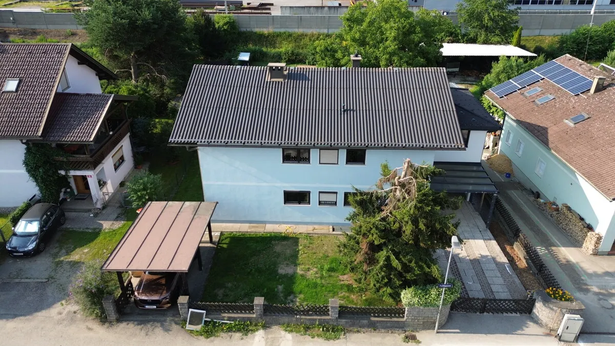 Stilvolles Zweifamilienhaus auf großzügigem Grundstück in begehrter Wohnlage von Feldkirchen - Wohnen mit Zukunftspotenzial – pohled 3