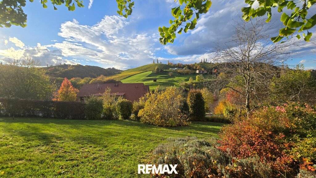 Sie suchen ein stilvolles Zuhause an der Weinstraße mit Fernblick, Wellnessbereich und eigenem Weinkeller? Dann sollten Sie sich diese besondere Immobilie unbedingt ansehen! - Ansicht 3