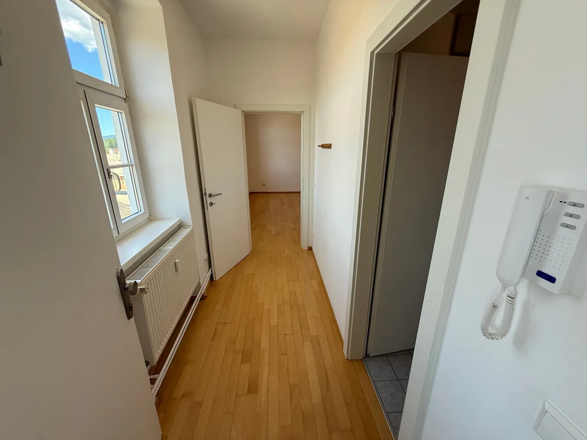Wohnglück im Zentrum: Helle 2-Zimmer-Wohnung mit Charme - Ansicht 2