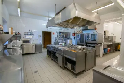 6-Zimmer-Gewerbeimmobilie kaufen in Sankt Pölten Land – 805 m², € 998.700 – Bild 6 von 7