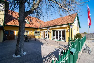 6-Zimmer-Gewerbeimmobilie kaufen in Sankt Pölten Land – 805 m², € 998.700 – Bild 2 von 7