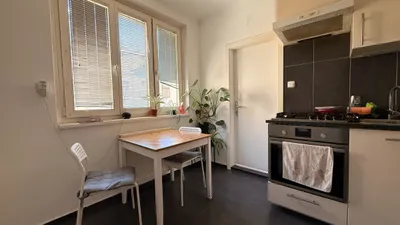 Helles Zimmer in Studenten-WG direkt bei der U1 - all-in – Bild 3