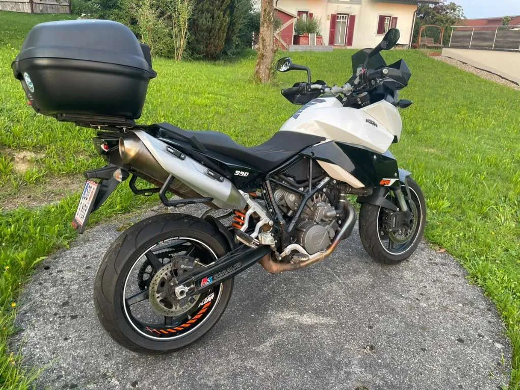 KTM 990