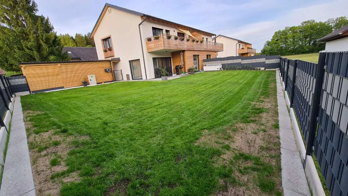 Privatverkauf: Stilvolle Doppelhaushälfte mit großem Garten in sonniger Ruhelage in Stainz - Widok 2
