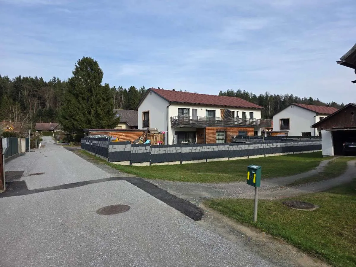 Privatverkauf: Stilvolle Doppelhaushälfte mit großem Garten in sonniger Ruhelage in Stainz - Widok 3