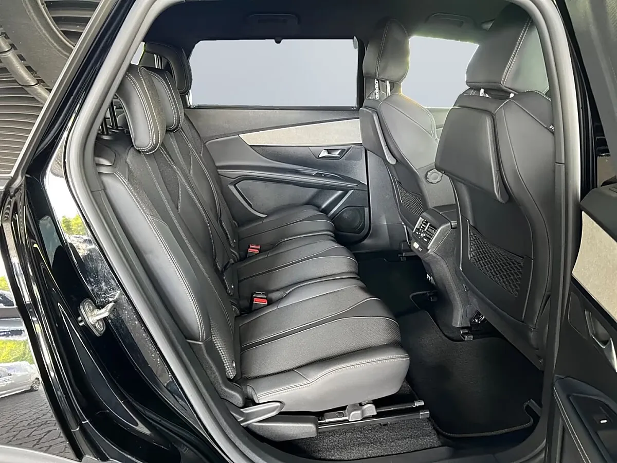Peugeot 5008 Blackline 1.2 PureTech 130 GT EAT8 – Bild 9