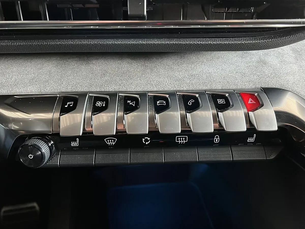 Peugeot 5008 Blackline 1.2 PureTech 130 GT EAT8 – Bild 12