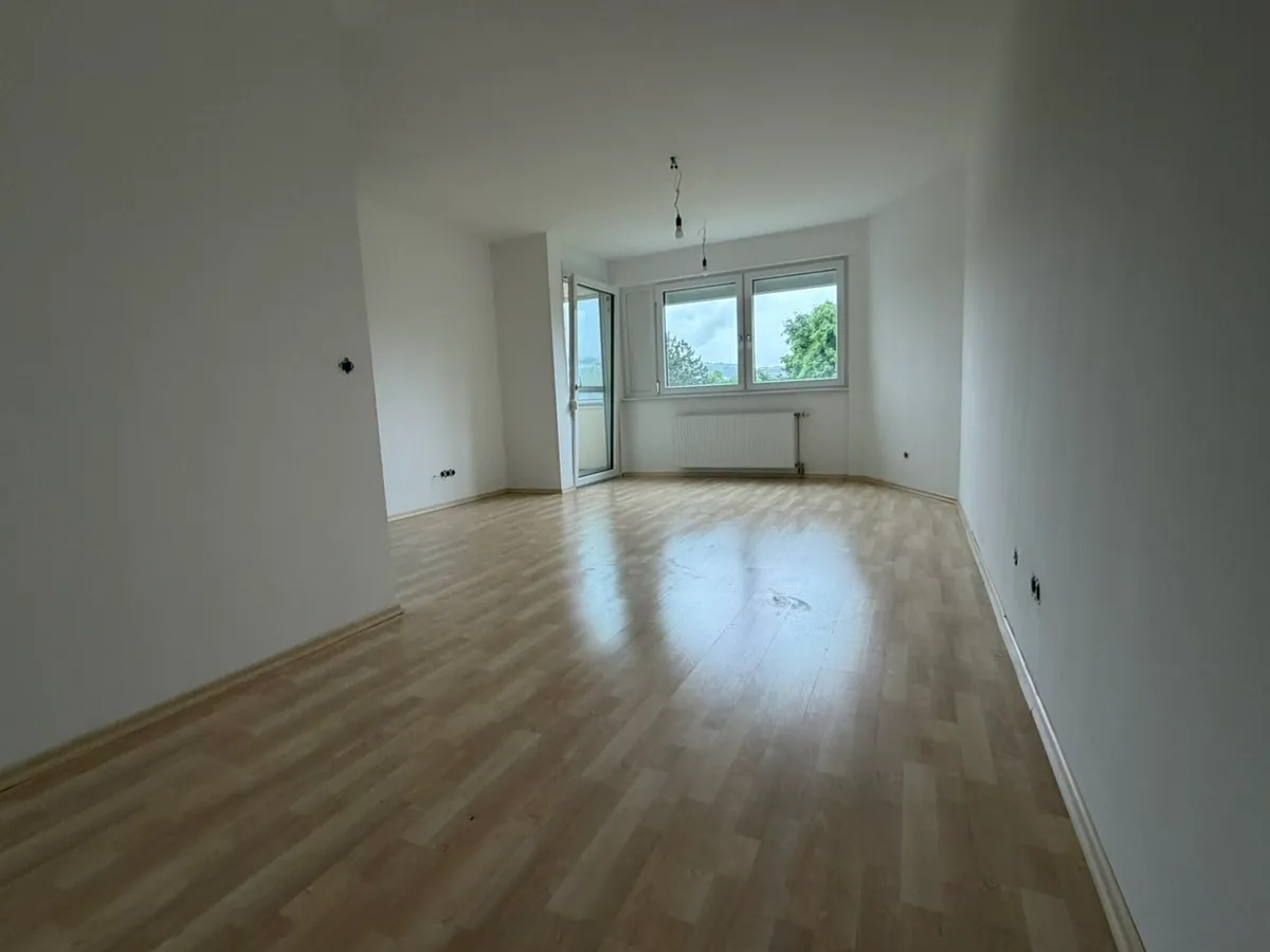3 Zimmer Maisonette im Biesenfeld (87 m² + Loggia + XL Tiefgaragenparkplatz) - Ansicht 3