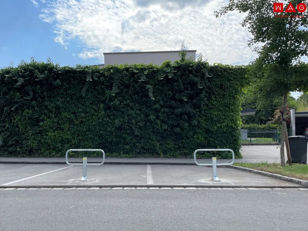 2 absperrbare neben einander liegende Freiparkplätze - extra breit! - Ansicht 2