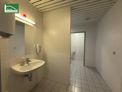 8-Zimmer-Gewerbeimmobilie mieten in Bruck an der Leitha – 412,1 m², € 6.970 – Bild 30 von 39