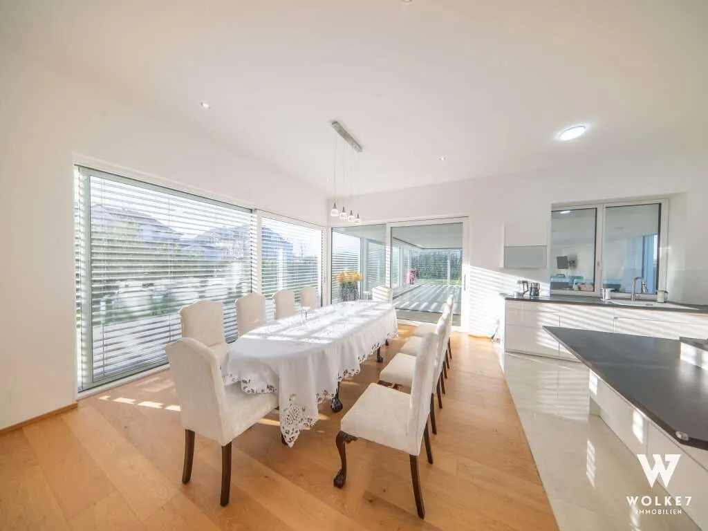 Exquisite Villa in der Wohnanlage Fontana - Luxus, Komfort und private Wellnessoase I Golfclub I Badesee I 28 Min. von Wien entfernt – pohled 3