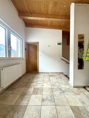 Gewerbeimmobilie mieten in Imst – 1 957 m², € 4.400 – Bild 5 von 12