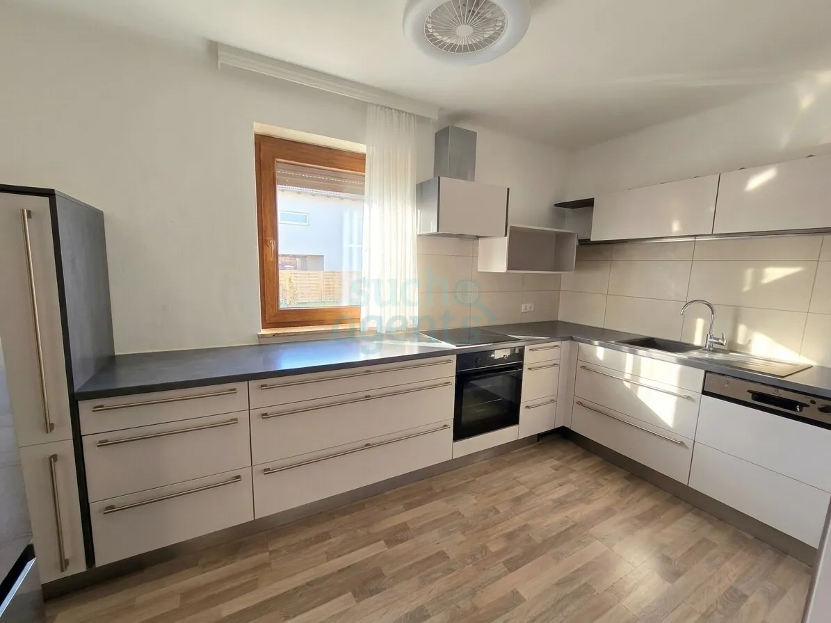Neuer Preis! Saniertes Haus in Ruhelage von Wels - helle Räume, großer Garten, Garage, u.v.m. - Widok 3