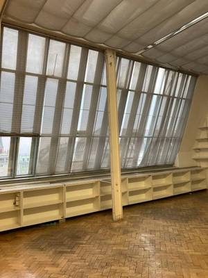 Dachgeschoß-Wohnung mit Atelierverglasung am Wallensteinplatz – Bild 2