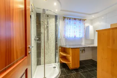 7-Zimmer-Haus kaufen in Gmunden – 186 m², € 390.000 – Bild 10 von 28