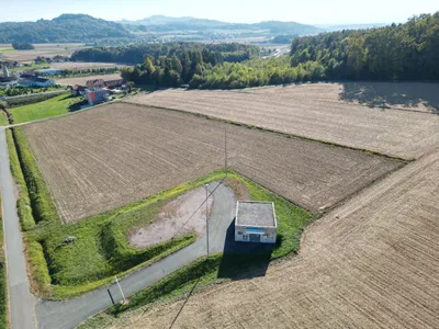 Grundstück kaufen in Leibnitz – 12 505 m², € 200.000