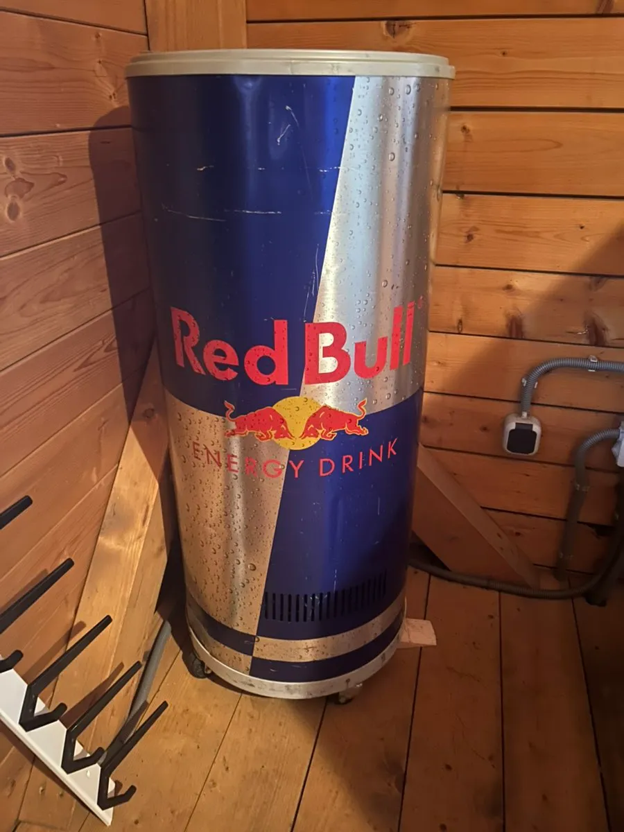 RedBull Kühlschrank Dose, € 350,- (5204 Straßwalchen)