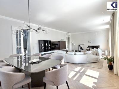 LUXUSSANIERTE & MÖBLIERTE STIL-ALTBAUWOHNUNG BEI STAATSOPER – Bild 2