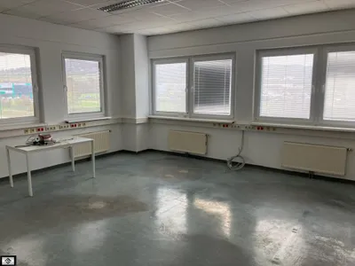 9-Zimmer-Gewerbeimmobilie mieten in Mödling – 2 678 m², € 20.064 – Bild 10 von 14