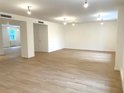 2-Zimmer-Gewerbeimmobilie mieten in Wien – 122 m², € 2.341