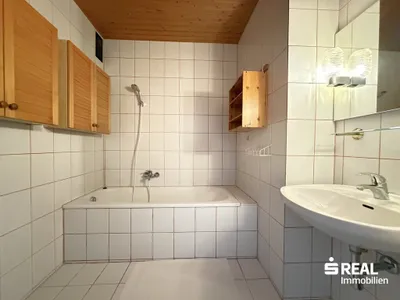4-Zimmer-Wohnung kaufen in Linz – 114 m², € 230.000 – Bild 8 von 16