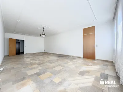 4-Zimmer-Wohnung kaufen in Linz – 114 m², € 230.000 – Bild 2 von 16