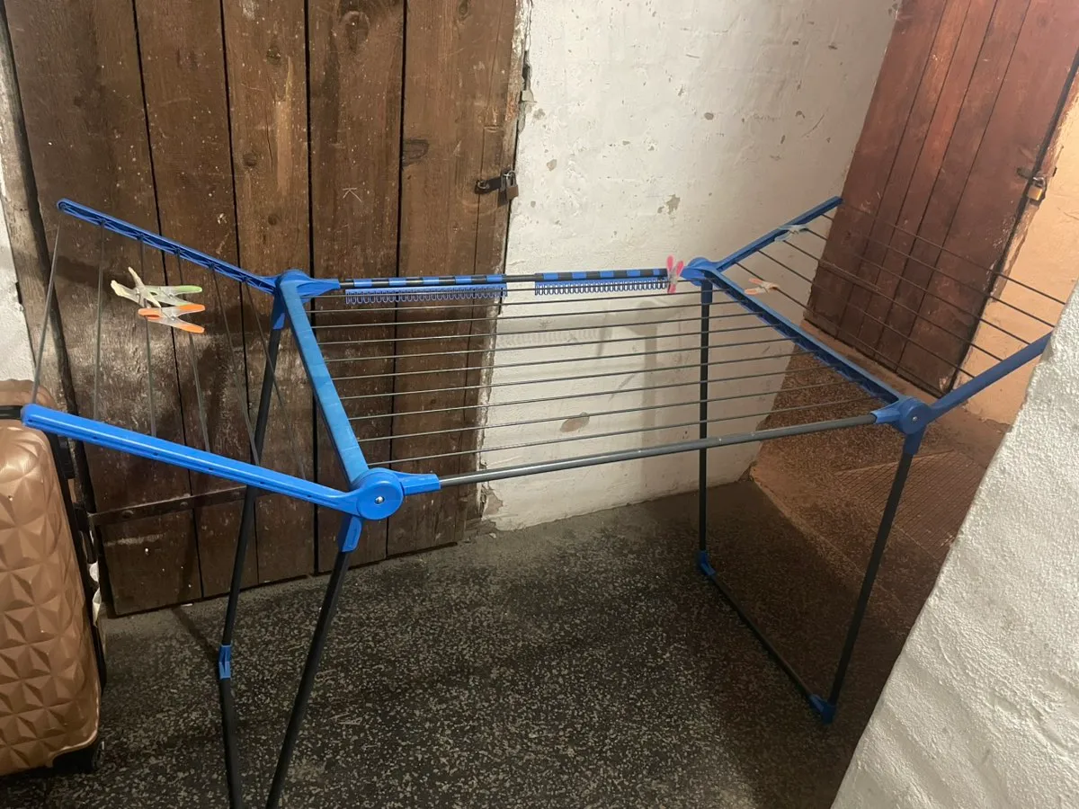 Kleiderstange, € 15,- (1120 Wien)