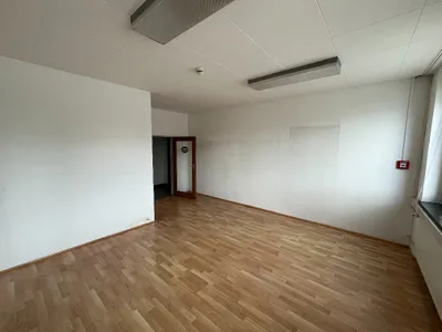 Gewerbeimmobilie mieten in Krems an der Donau – 2 600 m², € 14 – Bild 7 von 12