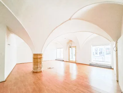 1-Zimmer-Gewerbeimmobilie mieten in Sankt Veit an der Glan – 61 m², € 397