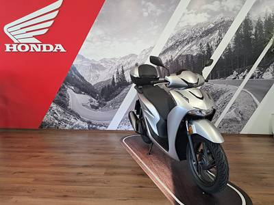 Honda SH 125i mit SMART-Box