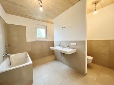 5-Zimmer-Haus mieten in Baden – 122,5 m², € 1.343 – Bild 2 von 2