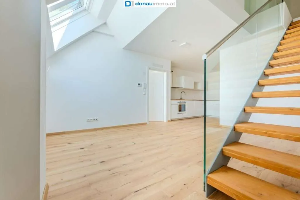ERSTBEZUG: 2-Zimmer-Dachgeschoßmaisonette in ruhiger Top Lage mit Balkon und Lift - zentrumsnah DG Top 9 - Ansicht 2