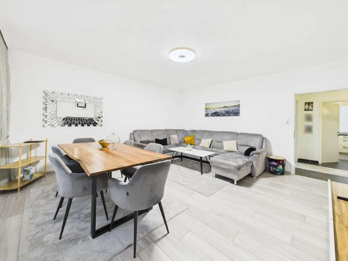 Moderne 4-Zimmer-Wohnung mit viel Platz & Balkon in bester Welser Stadtlage - Ansicht 3