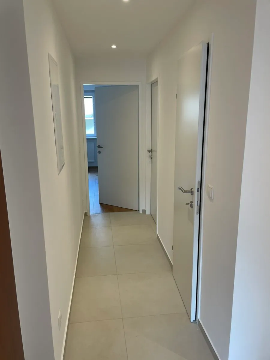 3-Zimmer Erstbezug nach Komplettrenovierung // modern 3 room Apartment 70 m² - Ansicht 3