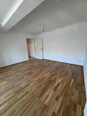 Erstbezug nach Komplettsanierung: Helle 2-Zimmer-Wohnung im DG - Perfekt für WG, Singles und Paare (Nähe Rennweg/ U3) – Bild 2