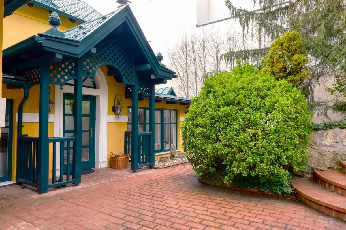 Imposantes Einfamilienhaus - Ansicht 3