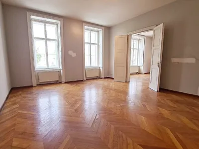 OPERNRING, STAATSOPER, 121 m2 Altbau, 3 Zimmer, Extraküche, Wannenbad, Parketten, 3. Liftstock – Bild 2