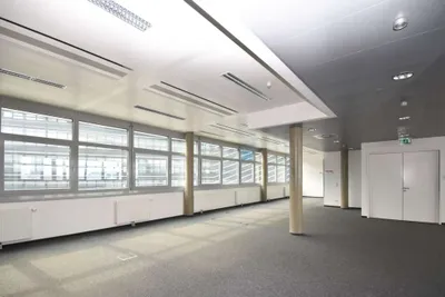 Gewerbeimmobilie mieten in Wien – 907 m², € 13.881