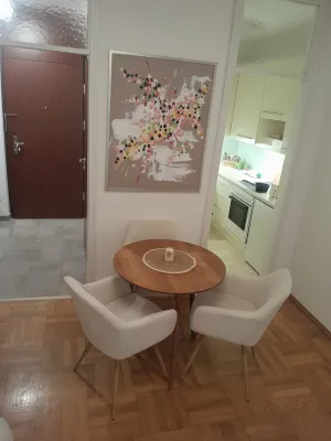 Wohnung mit Terasse und Pool – Bild 2