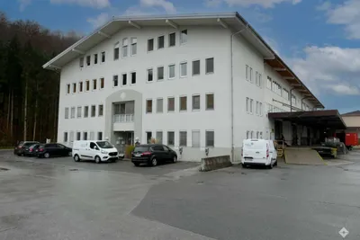 Gewerbeimmobilie mieten in Salzburg-Umgebung – 1 802 m², € 11.000 – Bild 2 von 6
