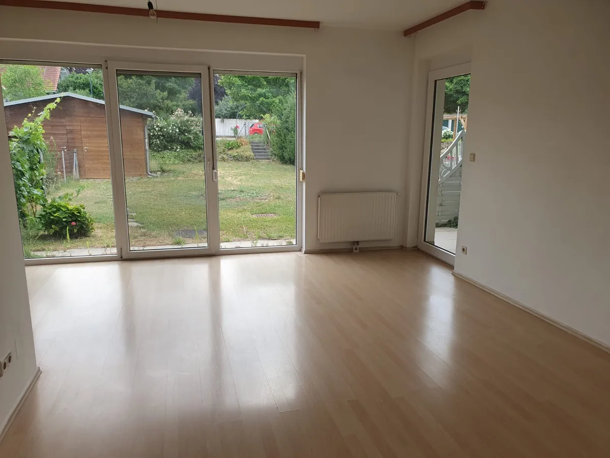 4-Zi Wohnung mit Eigengarten, Terrasse, Parkplatz; bis 31.07. provisionsfrei (Privatverkauf), Guntersdorf