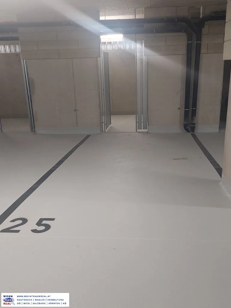 Tiefgaragen-Stellplatz mit Lift und eigenem Lagerraum - Ansicht 2